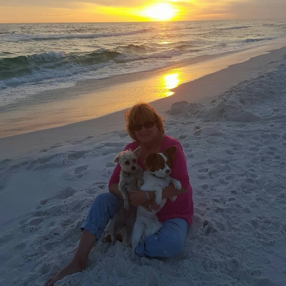 Meet your Posher, Debbie - Picture 1 of 1